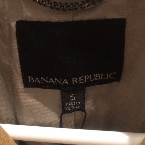 Hi I’m Kristy! Welcome to my closet! - Picture 4 of 5